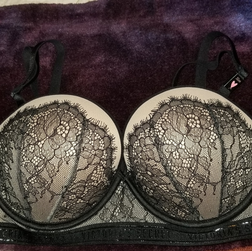 BNWT Victoria Secret 32 DD